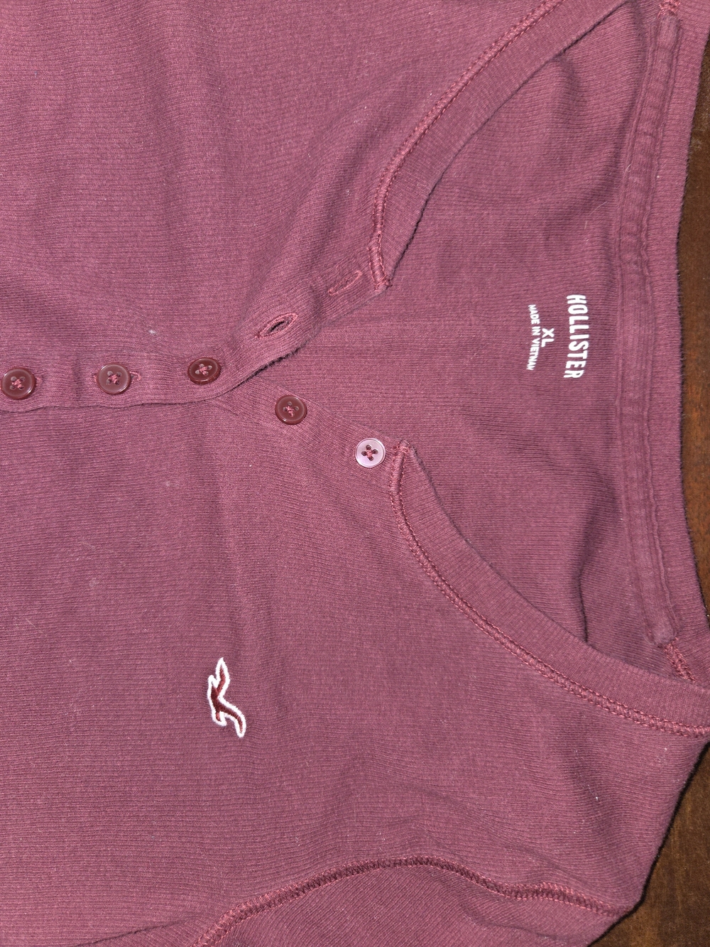 Hollister Women's Button Henley Top - Plum Xl Like New - Picture 2 of 2